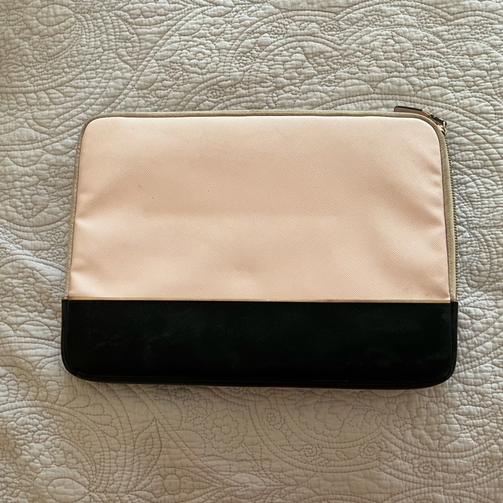 Kate Spade laptop sleeve 15” - Picture 3 of 3